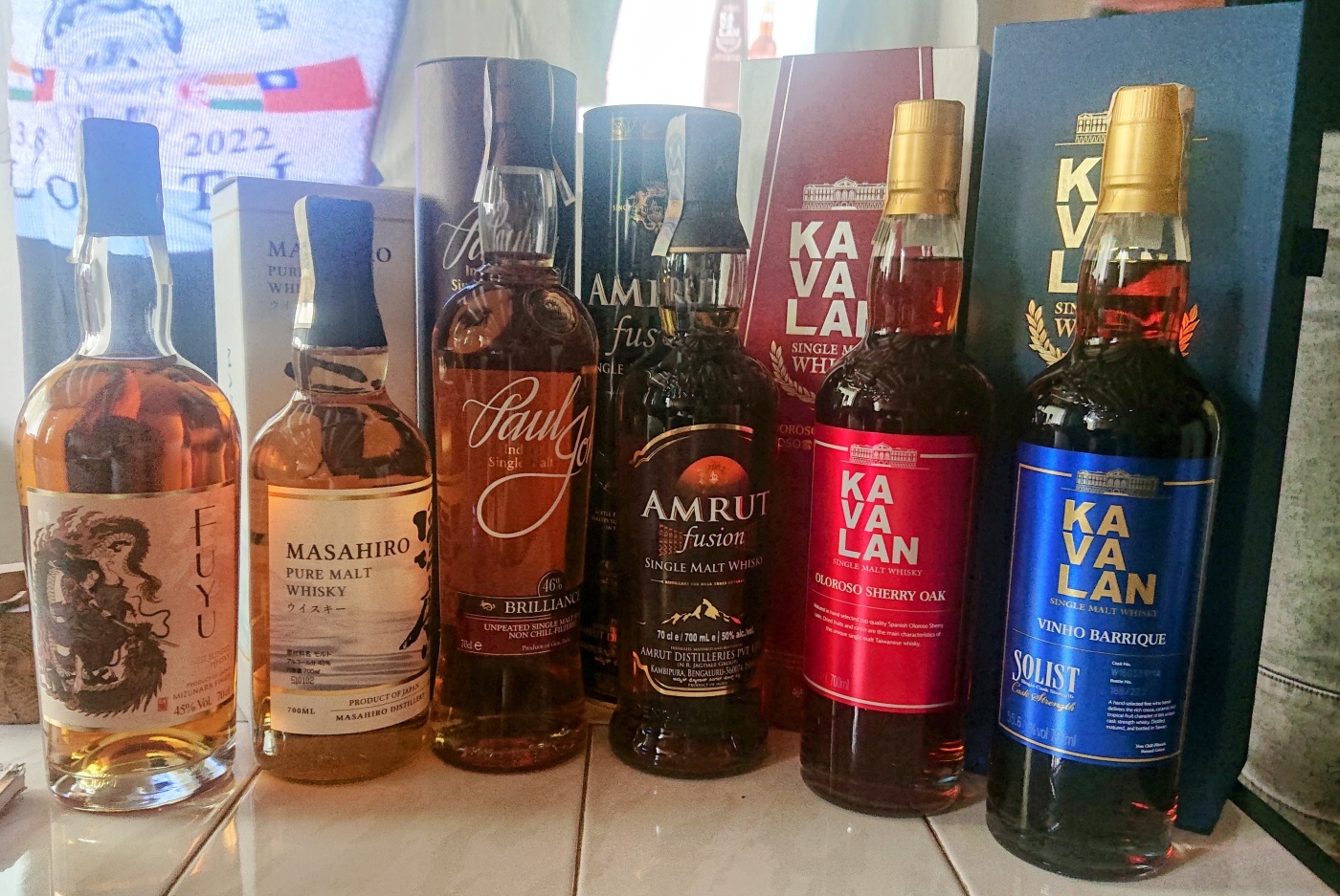 Degustace DDS # 3 - Samurajov pichzej - zijsk whisky
Lout - 13.8.2022
DDS SSaM (Divize degustanch specialist Spolku Sbratel alkoholickch Miniatur)
Fuyu Mizunara Finish - Masahiro pure malt - Paul John Brilliance - Amrut fusion - Kavalan Oloroso Sherry Oak - Kavalan Vinho Barrique