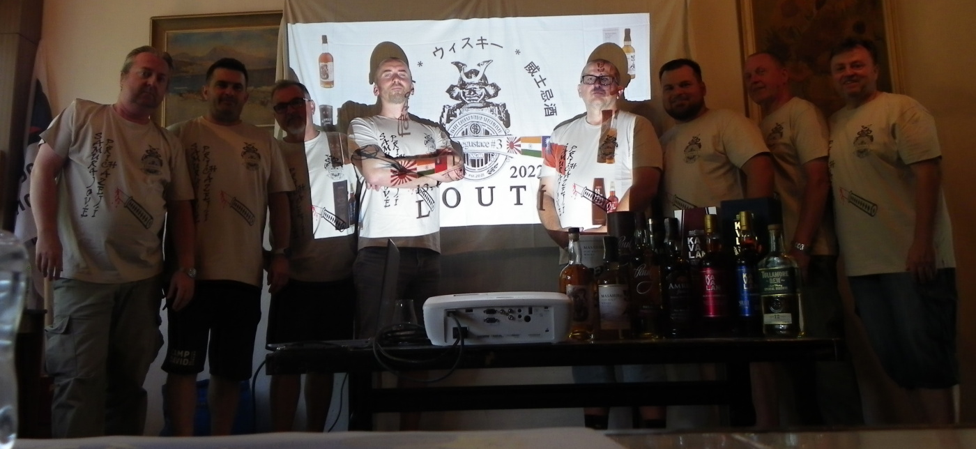 Degustace DDS # 3 - Samurajov pichzej - zijsk whisky
Lout - 13.8.2022
DDS SSaM (Divize degustanch specialist Spolku Sbratel alkoholickch Miniatur)
Fuyu Mizunara Finish - Masahiro pure malt - Paul John Brilliance - Amrut fusion - Kavalan Oloroso Sherry Oak - Kavalan Vinho Barrique