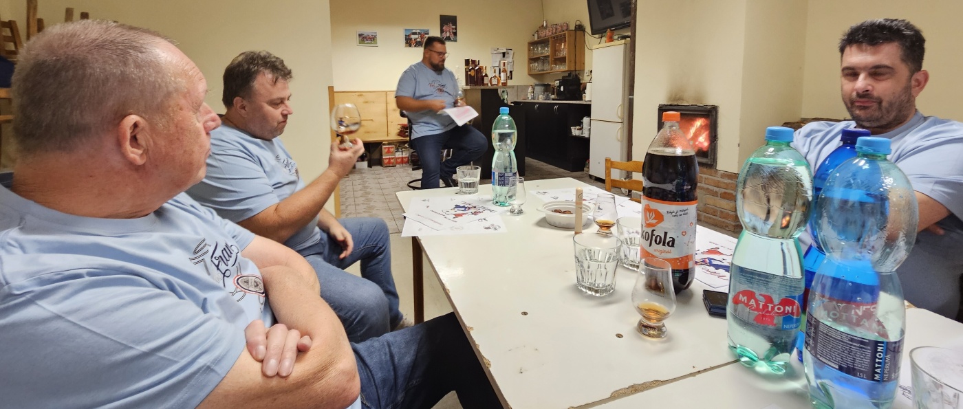 Degustace DDS # 8 - Vive la France
Zboen Kostelec - 30.11.2024
DDS SSaM (Divize degustanch specialist Spolku Sbratel alkoholickch Miniatur)
Gautier cognac Pinar Del Rio exclusive cigar blend XO - Hardy cognac Legend 1863 - Godet cognac XO Fine Champagne - Bas-Armagnac Delord Hors d` Age - Domaine Tariquet XO Bas-Armagnac - Hennesy Very Special cognac