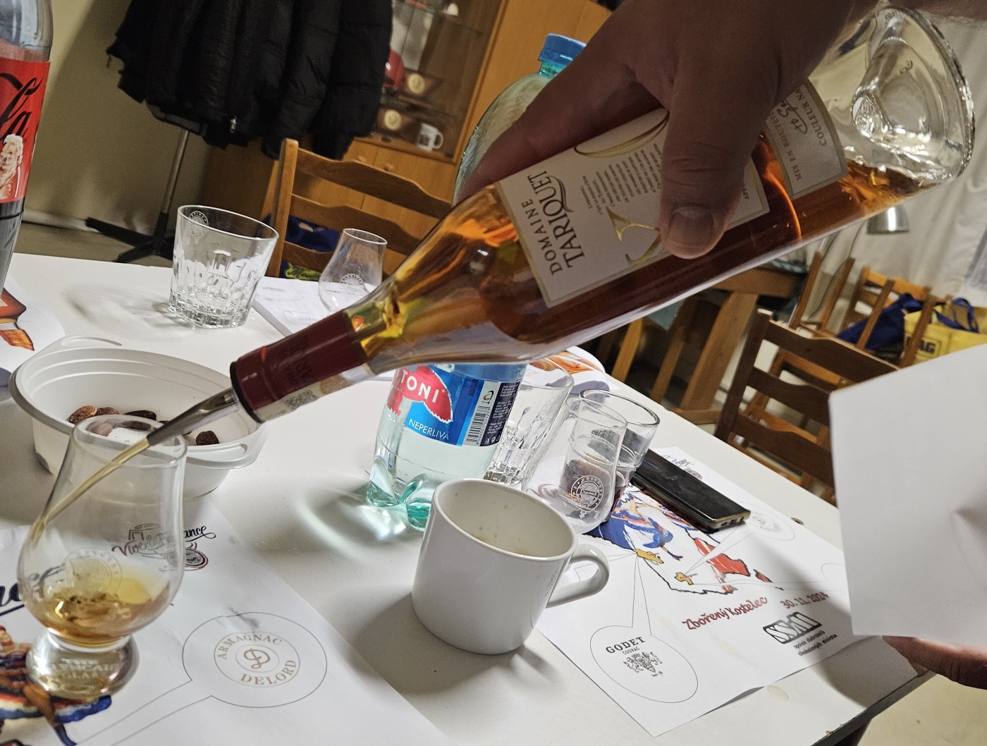 Degustace DDS # 8 - Vive la France
Zboen Kostelec - 30.11.2024
DDS SSaM (Divize degustanch specialist Spolku Sbratel alkoholickch Miniatur)
Gautier cognac Pinar Del Rio exclusive cigar blend XO - Hardy cognac Legend 1863 - Godet cognac XO Fine Champagne - Bas-Armagnac Delord Hors d` Age - Domaine Tariquet XO Bas-Armagnac - Hennesy Very Special cognac