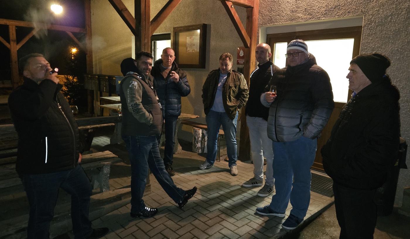 Degustace DDS # 8 - Vive la France
Zboen Kostelec - 30.11.2024
DDS SSaM (Divize degustanch specialist Spolku Sbratel alkoholickch Miniatur)
Gautier cognac Pinar Del Rio exclusive cigar blend XO - Hardy cognac Legend 1863 - Godet cognac XO Fine Champagne - Bas-Armagnac Delord Hors d` Age - Domaine Tariquet XO Bas-Armagnac - Hennesy Very Special cognac