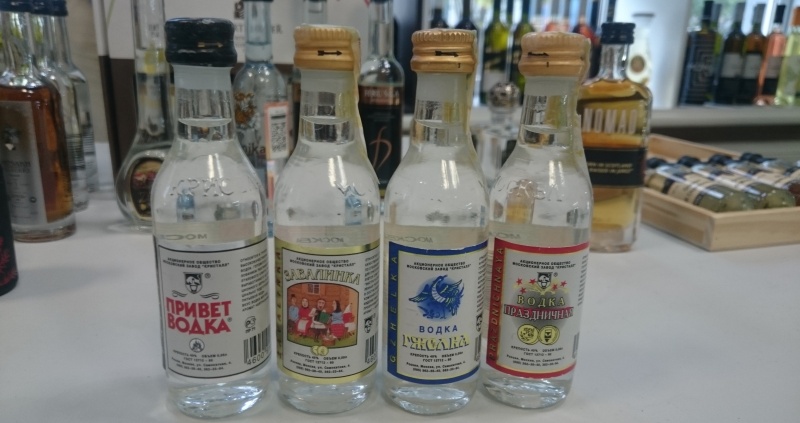 vodka
Burza minifatiiek alkoholu
9.9.2017 - Poprad
SSaM
Spolek Sbratel alkoholickch Miniatur