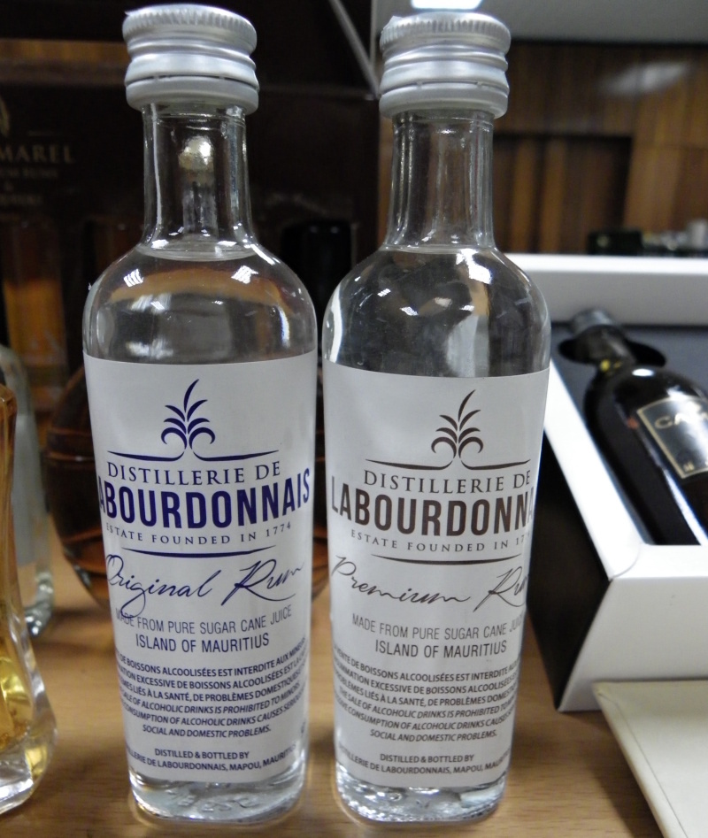 Distillerie de Labourdonnais - Original Rum - Premium Rum
Burza minifatiiek alkoholu - Minibottles collectors meeting
Praha - 20.5.2017
SSaM - Spolek Sbratel alkoholickch Miniatur