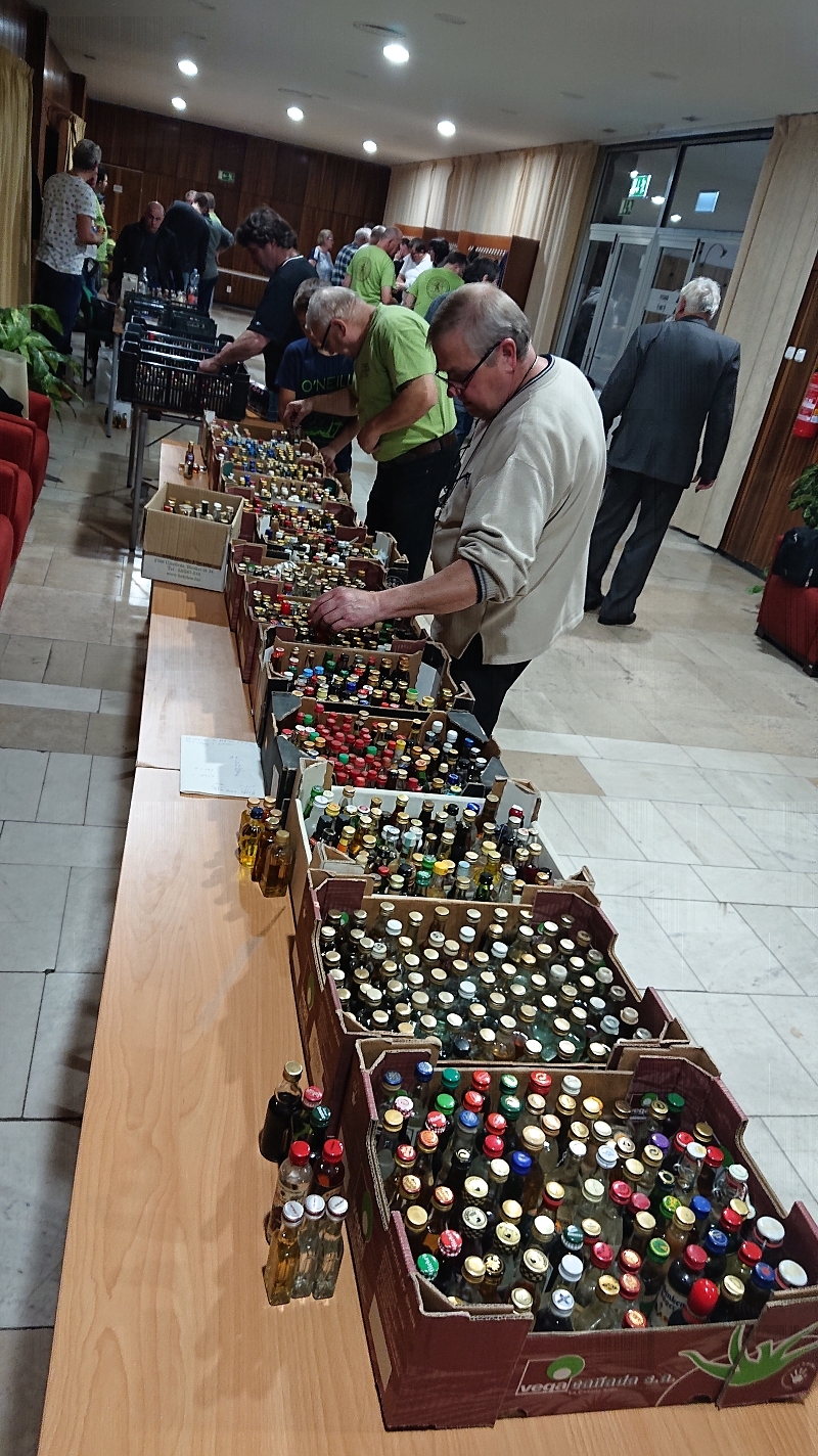 Burza minifatiiek alkoholu - Minibottles collectors meeting
Praha - 24.11.2018
SSaM - Spolek Sbratel alkoholickch Miniatur