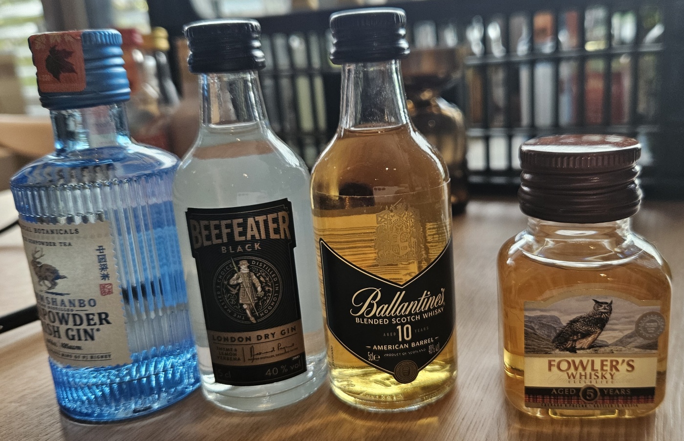 Setk�n� / Burza minif�a�ti�iek alkoholu - Minibottles collectors meeting
Bratislava - Modesto bar - 21.9.2024