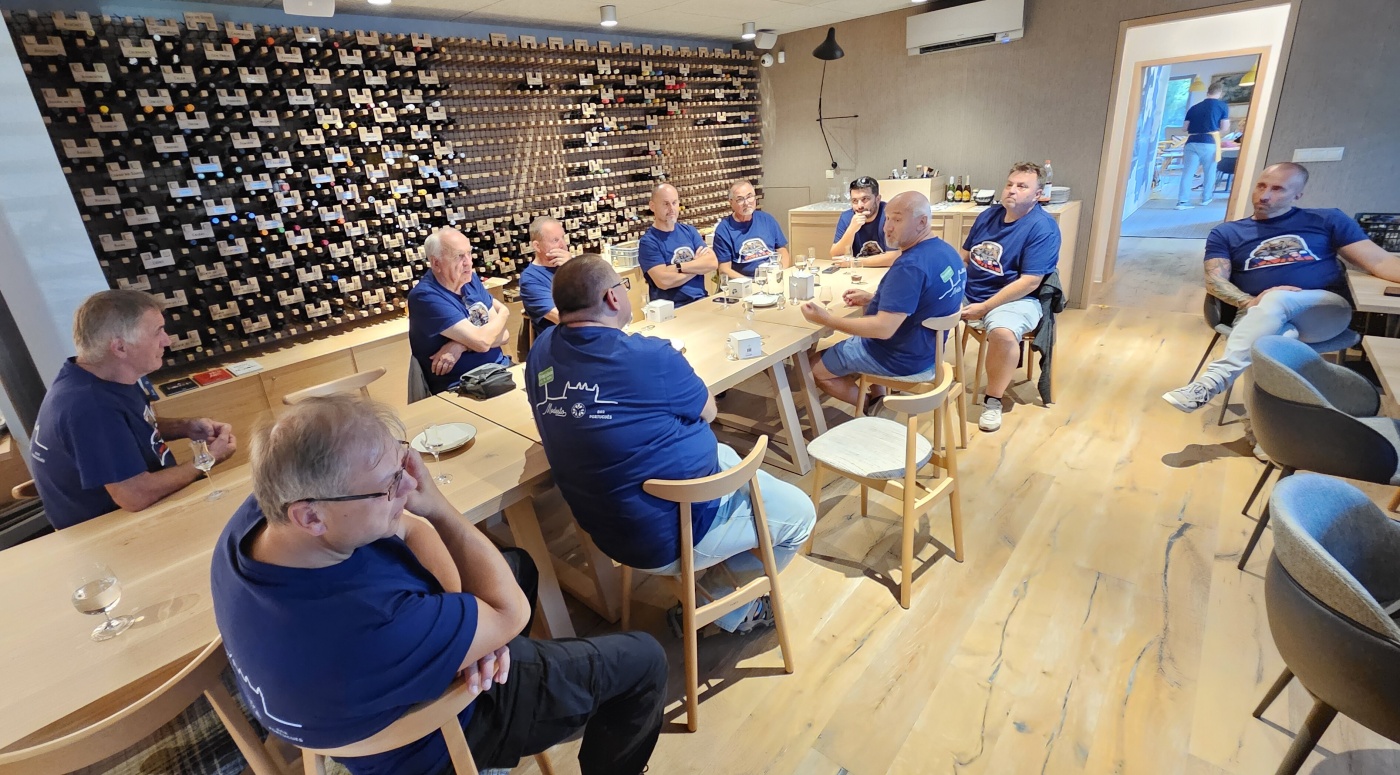 Setk�n� / Burza minif�a�ti�iek alkoholu - Minibottles collectors meeting
Bratislava - Modesto bar - 21.9.2024