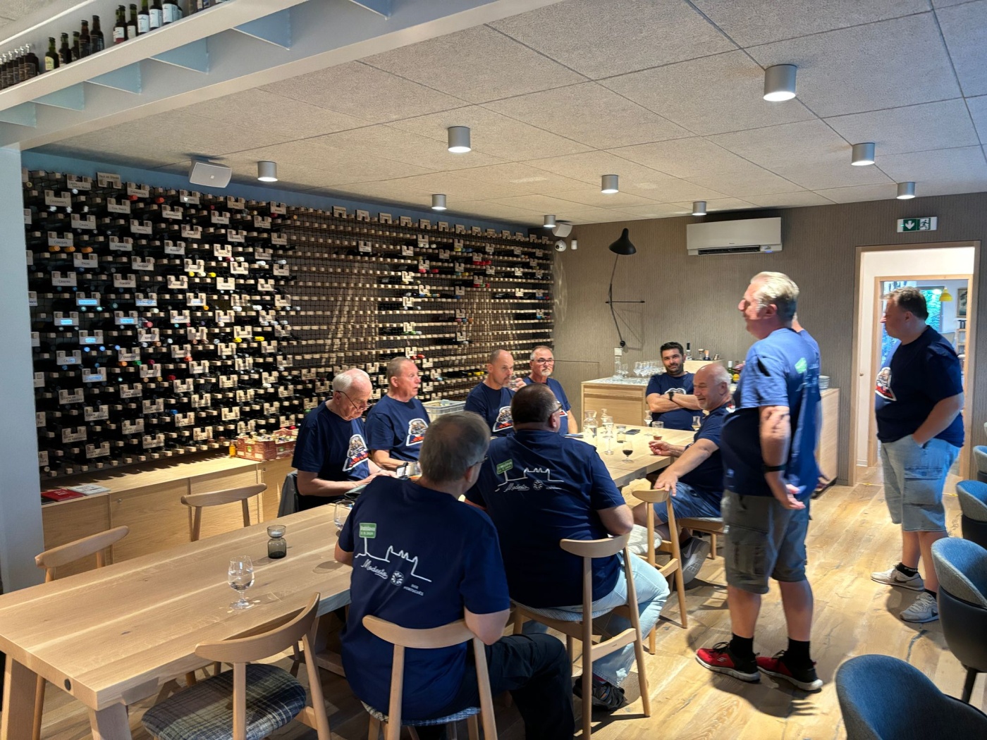 Setk�n� / Burza minif�a�ti�iek alkoholu - Minibottles collectors meeting
Bratislava - Modesto bar - 21.9.2024