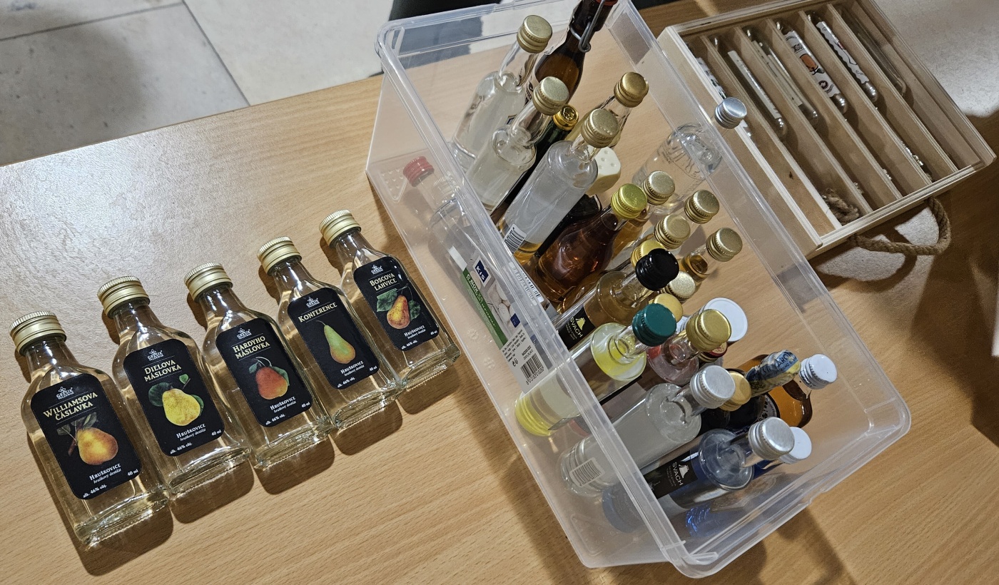 Burza minifatiiek alkoholu - Minibottles collectors meeting
Praha - 20.5.2023
SSaM - Spolek Sbratel alkoholickch Miniatur