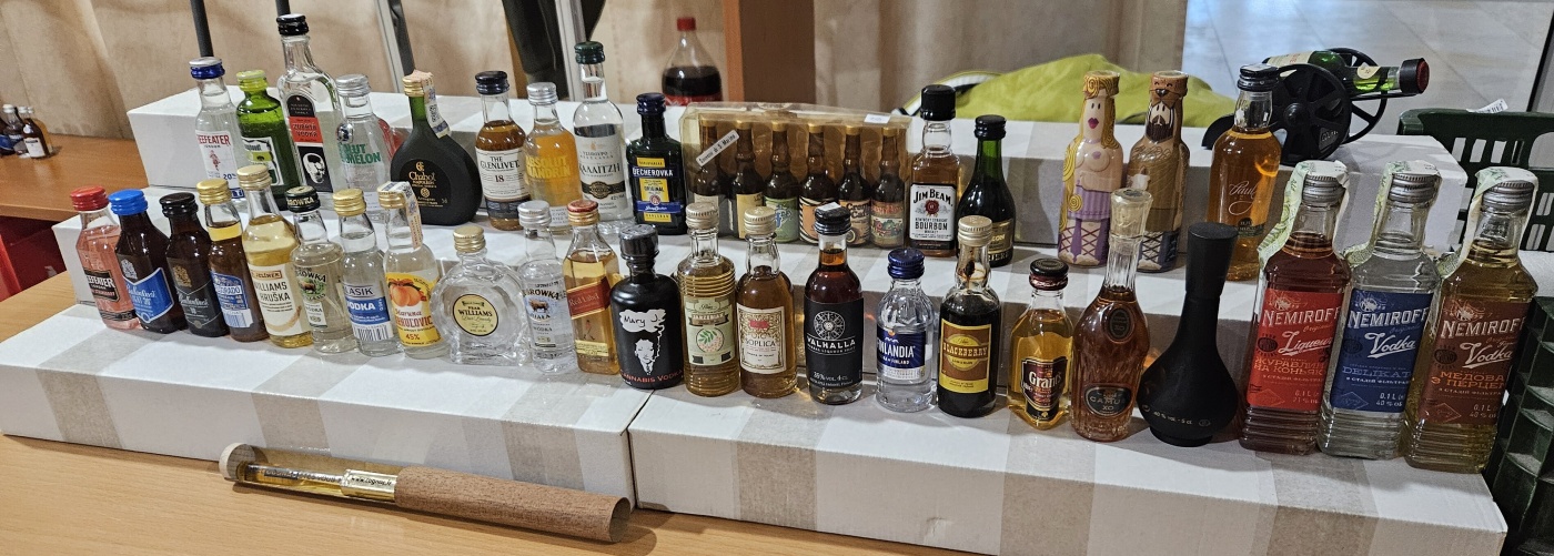 Burza minifatiiek alkoholu - Minibottles collectors meeting
Praha - 18.5.2024
SSaM - Spolek Sbratel alkoholickch Miniatur