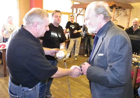 Burza SSaM (Praha 26.11.2011) - fotografie
gratulujeme jubilantom