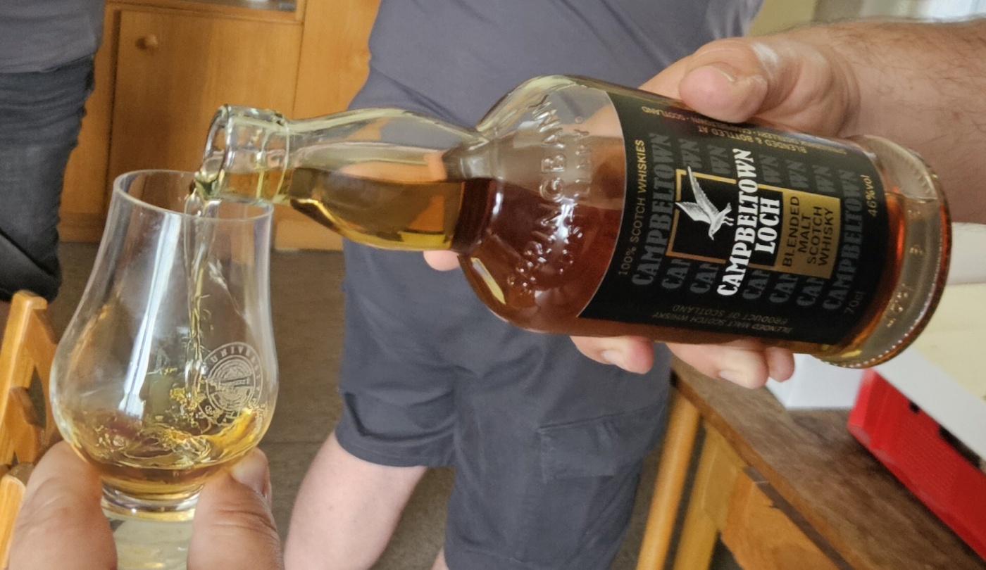 Degustace DDS # 11 - Don`t Be Blind to Blended Whisky - Keep Walking
Zbo�en� Kostelec - 6.6.2026
DDS SSaM (Divize degusta�n�ch specialist� Spolku Sb�ratel� alkoholick�ch Miniatur)
Monkey Shoulder - Old St. Andrew`s Nightcap - Mackinlay`s Shackleton - Springbank Campbeltown Loch - Johnnie Walker Island Green - Compass Box The Peat Monster - Big Peat Small Batch - (Old Smuggler - Johnnie Walker Blue Label)