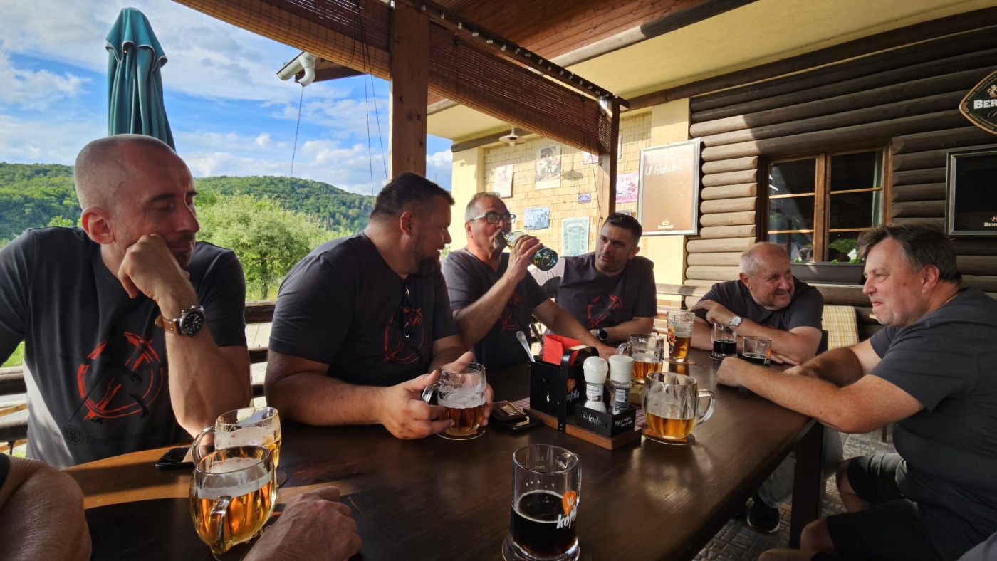 Degustace DDS # 11 - Don`t Be Blind to Blended Whisky - Keep Walking
Zbo�en� Kostelec - 6.6.2026
DDS SSaM (Divize degusta�n�ch specialist� Spolku Sb�ratel� alkoholick�ch Miniatur)
Monkey Shoulder - Old St. Andrew`s Nightcap - Mackinlay`s Shackleton - Springbank Campbeltown Loch - Johnnie Walker Island Green - Compass Box The Peat Monster - Big Peat Small Batch - (Old Smuggler - Johnnie Walker Blue Label)
