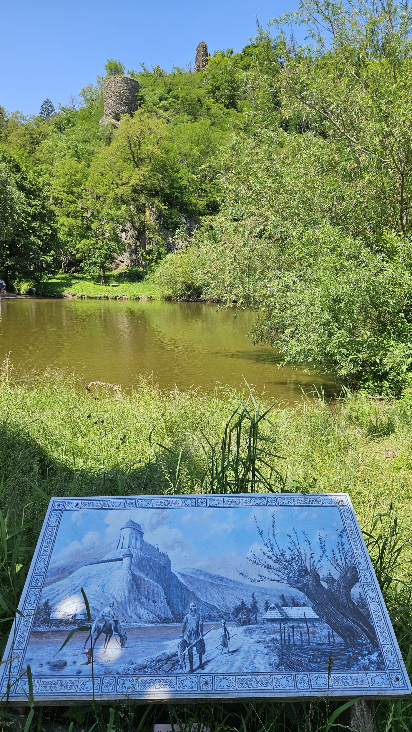 Degustace DDS # 9 - Fucking Patrick
Zbo�en� Kostelec - 14.6.2025
DDS SSaM (Divize degusta�n�ch specialist� Spolku Sb�ratel� alkoholick�ch Miniatur)
Connemara Peated single malt Irish whiskey Distillers edition - Redbreast Single Pot Still Irish Whiskey aged 15 years - Writers Tears Double Oak Irish Whiskey - Jameson Single Pot Still Irish whiskey Five oak cask release - Lambay whiskey Finished in cognac casks Irish whiskey