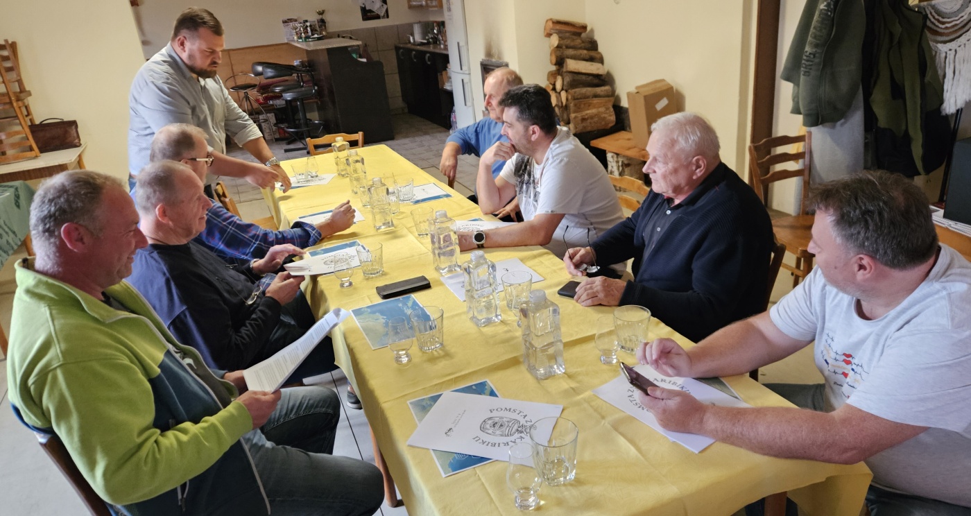 Degustace DDS # 10 - Pomsta z Karibiku
Zbo�en� Kostelec - 8.11.2025
DDS SSaM (Divize degusta�n�ch specialist� Spolku Sb�ratel� alkoholick�ch Miniatur)
Mount Gay Barbados Rum X.O. Triple cask blend - Barbancourt Rhum Estate Reserve aged 15 yeas Haiti - Ron Baoruco Reserva Antigua 21 yo - Old St. Croix A.H.Riise Non Plus Ultra Black Edition - British Navy Pusser`s ron rum rhum Coronation Reserve - Trois Rivieres Cuv�e de L`Oc�an Rhum Blanc Agricole - Cl�ment Rhum Vieux Agricole V.S.O.P. Private cask collection