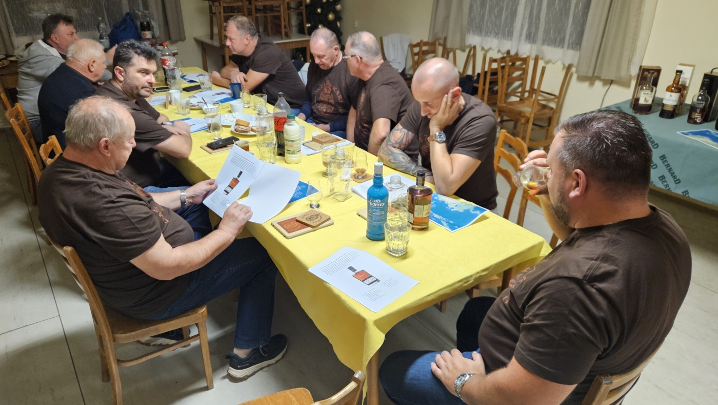 Degustace DDS # 10 - Pomsta z Karibiku
Zbo�en� Kostelec - 8.11.2025
DDS SSaM (Divize degusta�n�ch specialist� Spolku Sb�ratel� alkoholick�ch Miniatur)
Mount Gay Barbados Rum X.O. Triple cask blend - Barbancourt Rhum Estate Reserve aged 15 yeas Haiti - Ron Baoruco Reserva Antigua 21 yo - Old St. Croix A.H.Riise Non Plus Ultra Black Edition - British Navy Pusser`s ron rum rhum Coronation Reserve - Trois Rivieres Cuv�e de L`Oc�an Rhum Blanc Agricole - Cl�ment Rhum Vieux Agricole V.S.O.P. Private cask collection