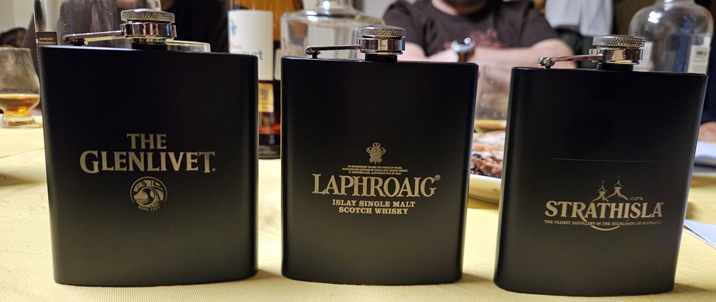 Degustace DDS # 10 - Pomsta z Karibiku
Zbo�en� Kostelec - 8.11.2025
DDS SSaM (Divize degusta�n�ch specialist� Spolku Sb�ratel� alkoholick�ch Miniatur)
Mount Gay Barbados Rum X.O. Triple cask blend - Barbancourt Rhum Estate Reserve aged 15 yeas Haiti - Ron Baoruco Reserva Antigua 21 yo - Old St. Croix A.H.Riise Non Plus Ultra Black Edition - British Navy Pusser`s ron rum rhum Coronation Reserve - Trois Rivieres Cuv�e de L`Oc�an Rhum Blanc Agricole - Cl�ment Rhum Vieux Agricole V.S.O.P. Private cask collection